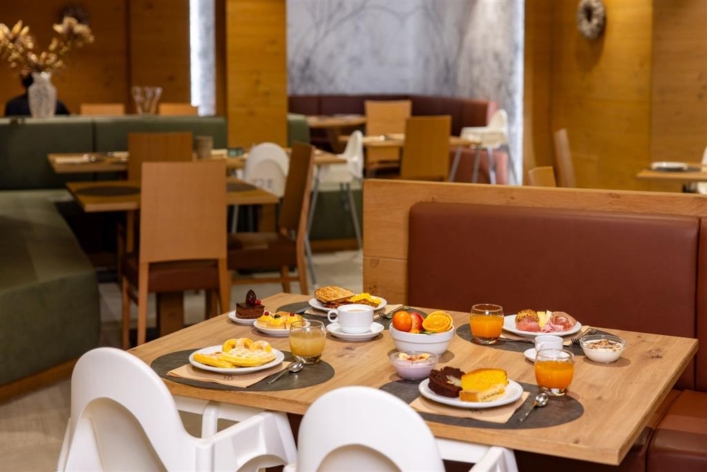 5denní zájezd s dopravou, polopenzí a skipasem v ceně – hotel Majorka