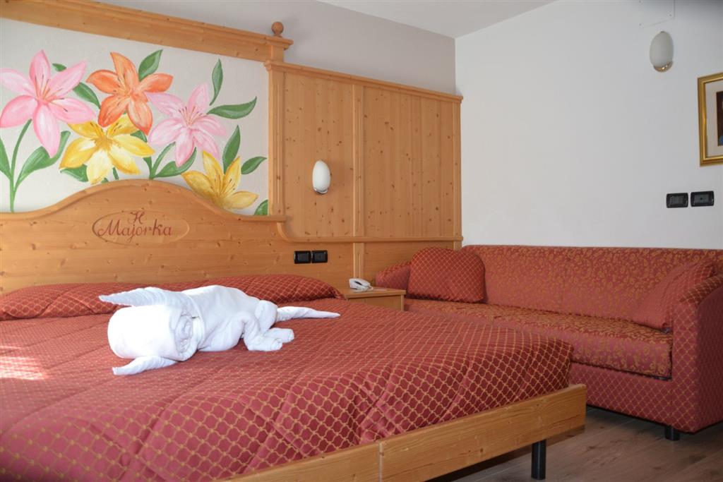 5denní zájezd s dopravou, polopenzí a skipasem v ceně – hotel Majorka