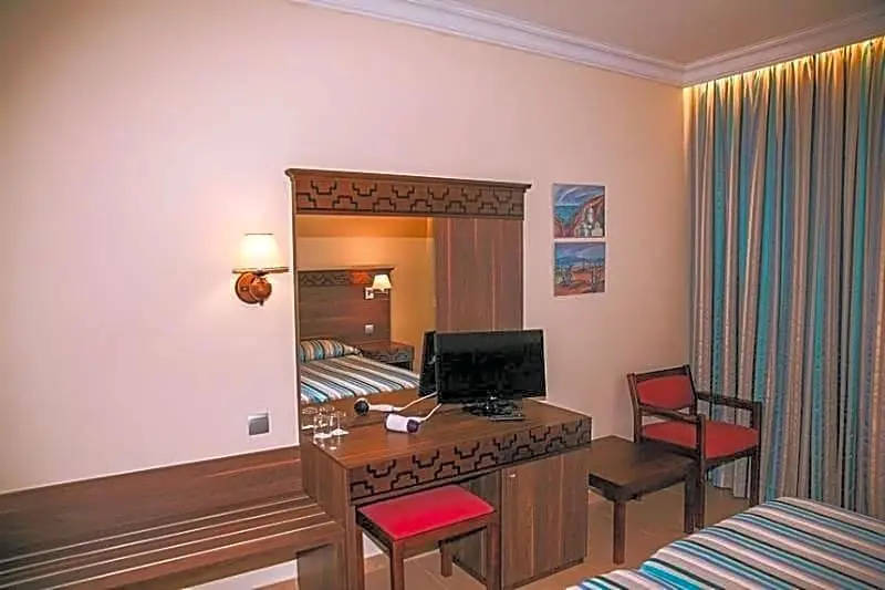 Anais Bay Hotel Apartments