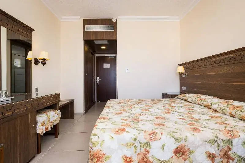 Anais Bay Hotel Apartments