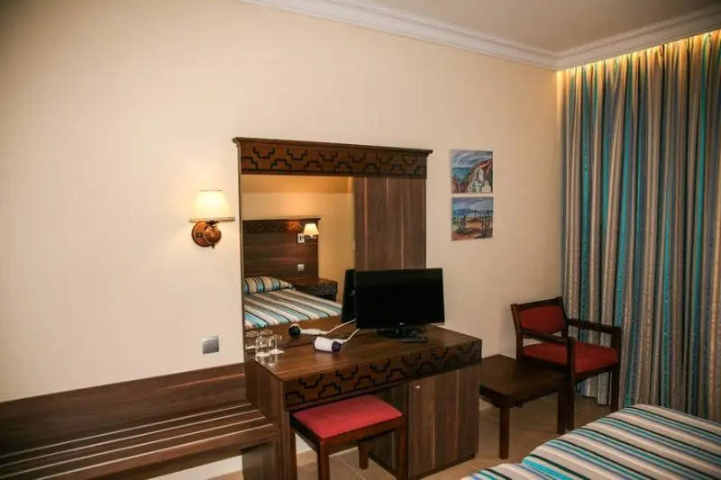 Anais Bay Hotel Apartments