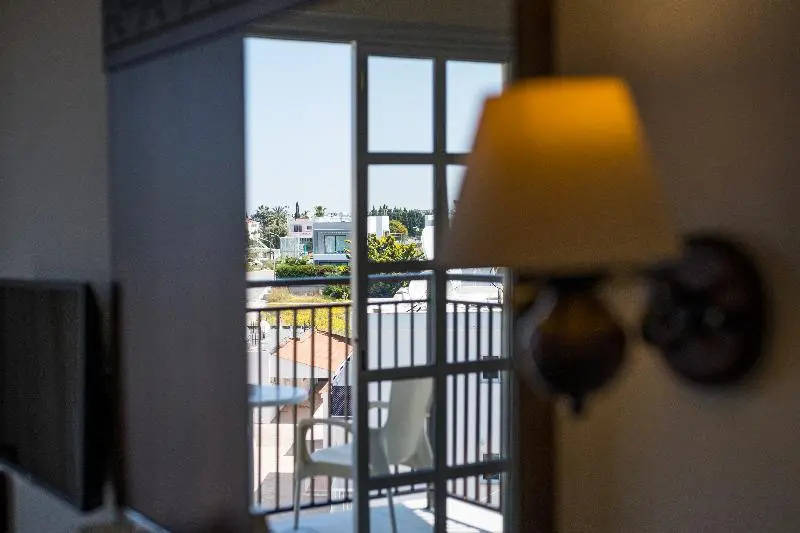 Anais Bay Hotel Apartments