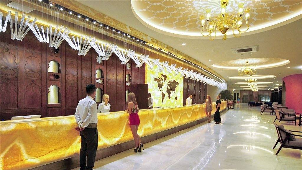 Royal Taj Mahal