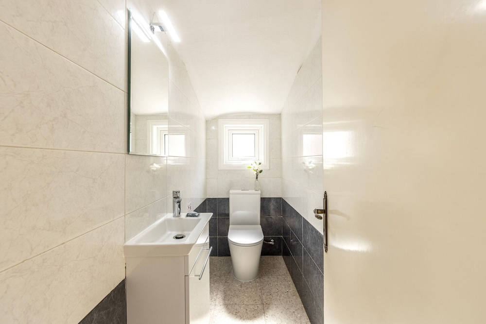 Ayia Thekla Sea Breeze Villa