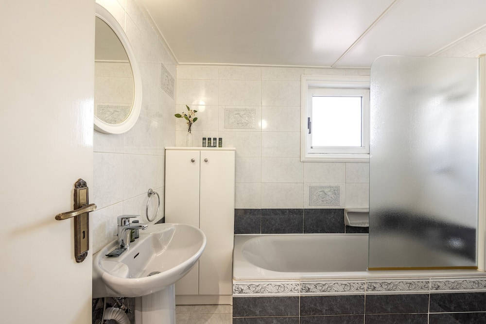 Ayia Thekla Sea Breeze Villa