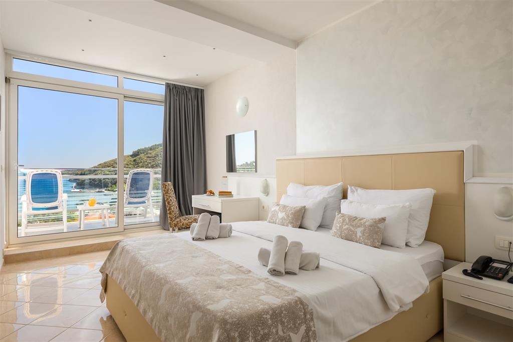 Hotel Mimosa 2027