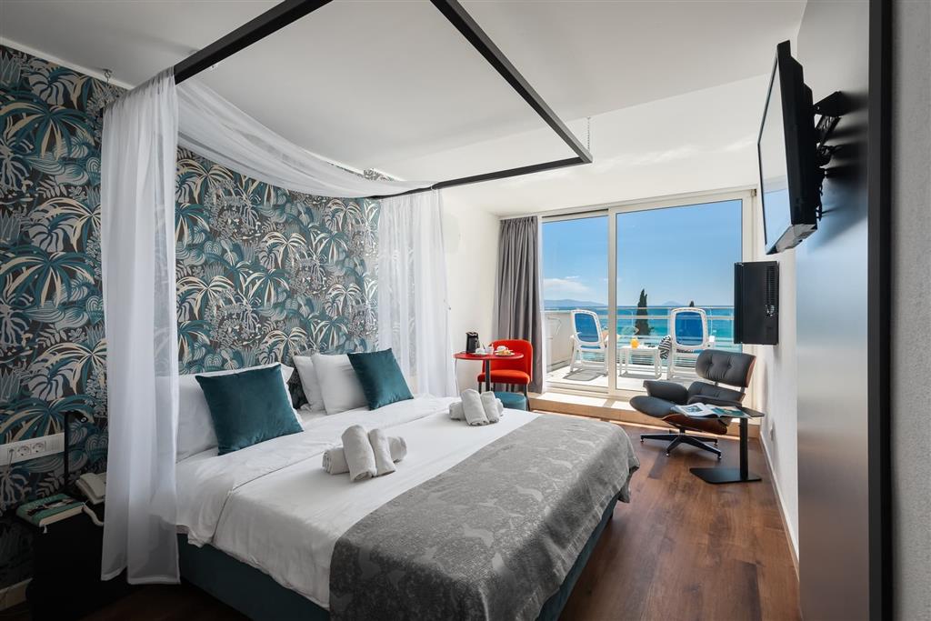 Hotel Mimosa 2027