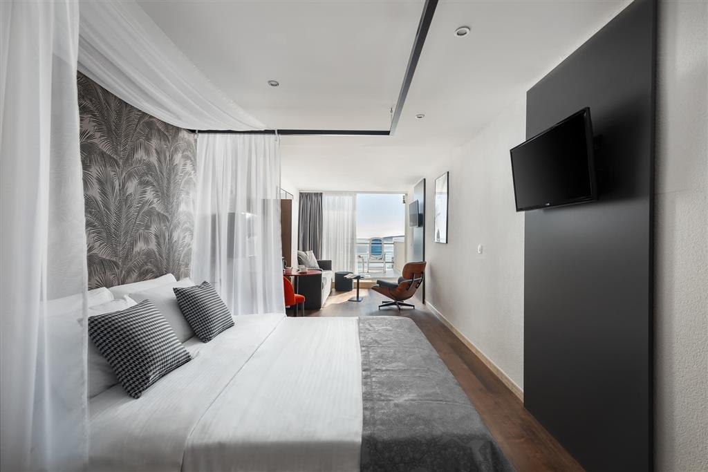 Hotel Mimosa 2027
