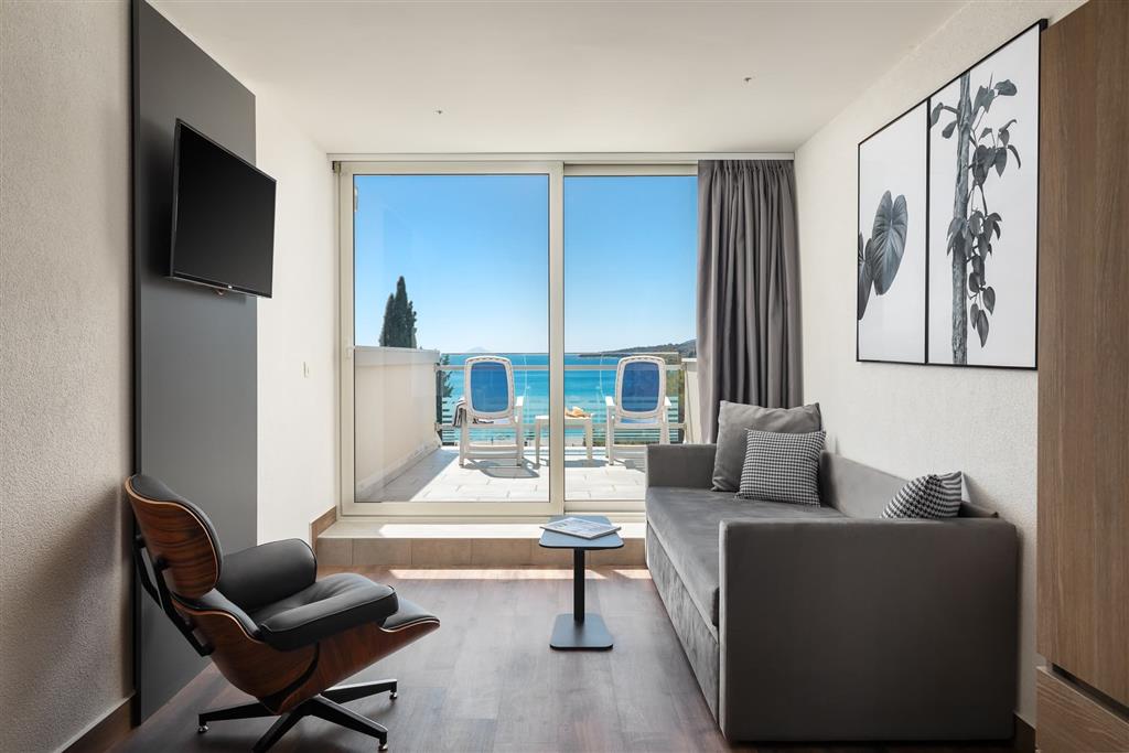 Hotel Mimosa 2027