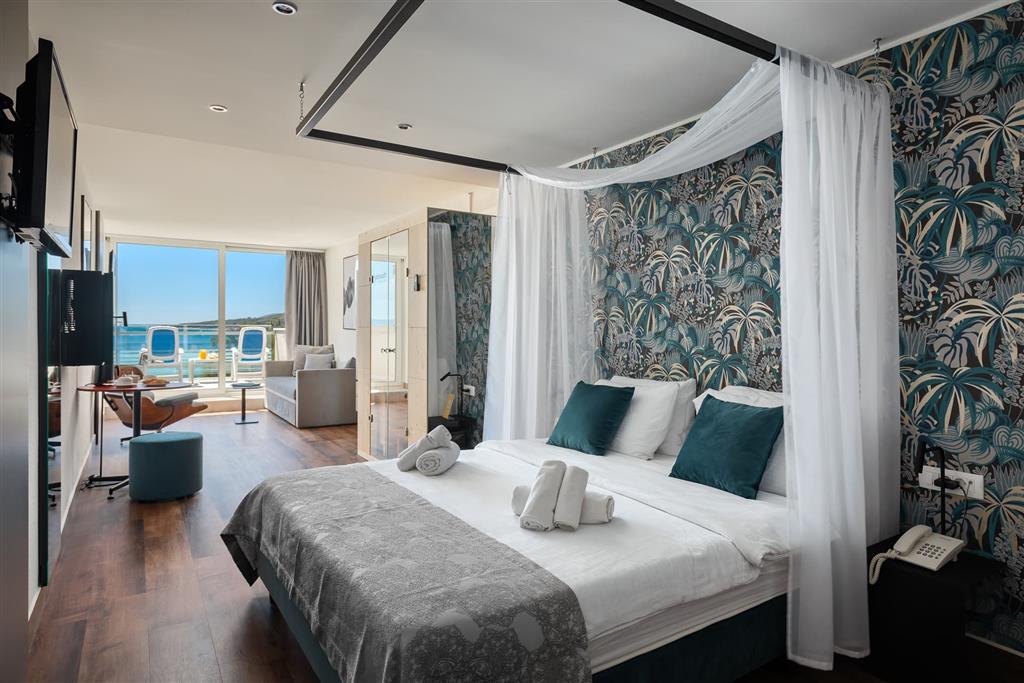 Hotel Mimosa 2027