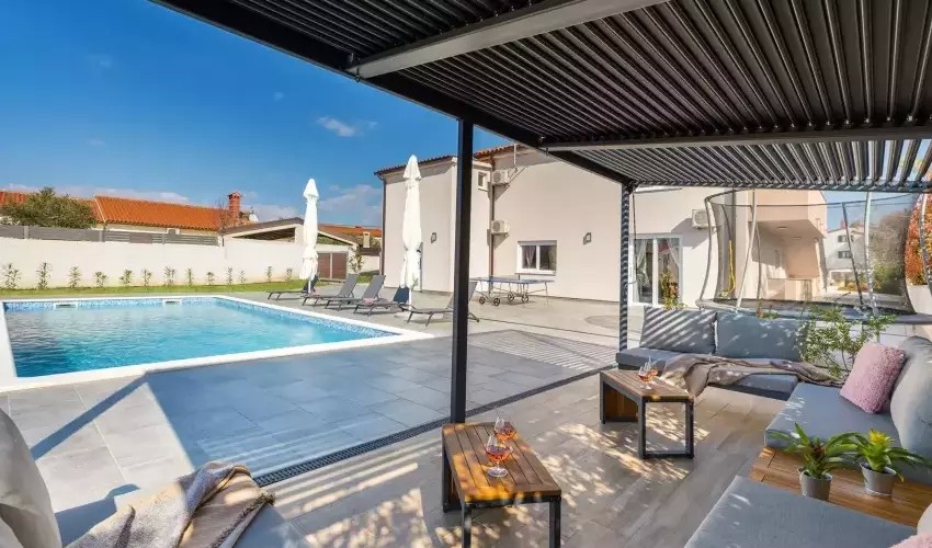 Villa B2