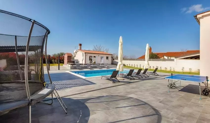 Villa B2