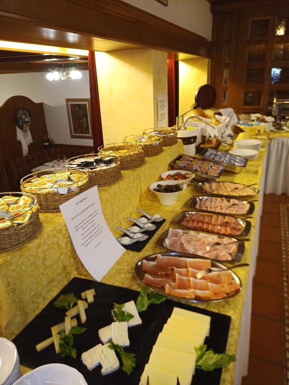 5denní zájezd (denní přejezd) s dopravou, polopenzí a skipasem v ceně – hotel Arnica