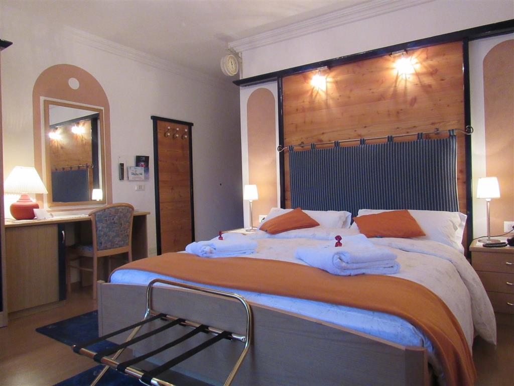 5denní zájezd (denní přejezd) s dopravou, polopenzí a skipasem v ceně – hotel Arnica