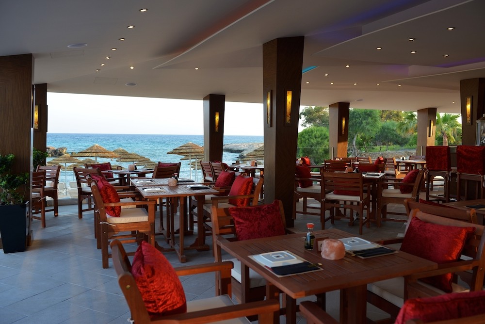 Adams Beach Deluxe Wing