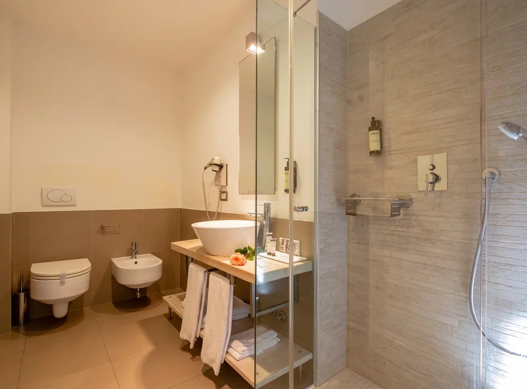 Le Rose Suite