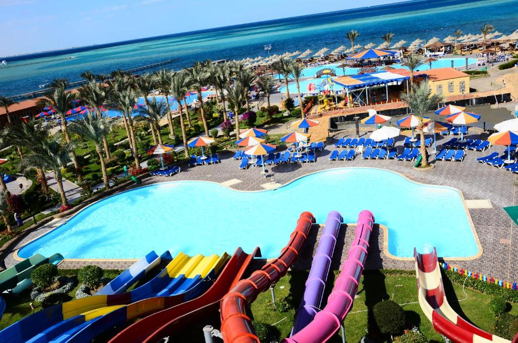 Hawaii Riviera Club Aqua Park