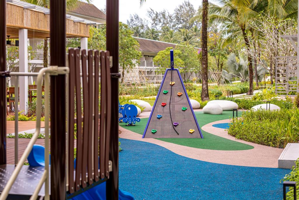 Outrigger Khao Lak Beach Resort