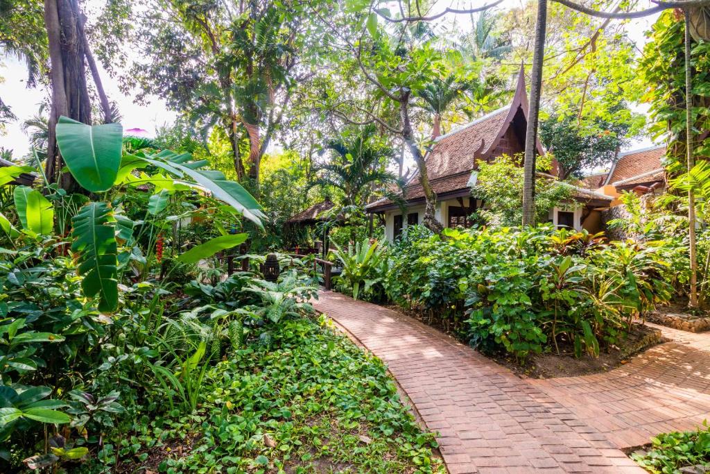 Anavana Beach Resort (Ex. Poppies Samui)