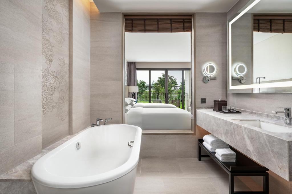 Khao Lak Marriott Beach Resort & Spa