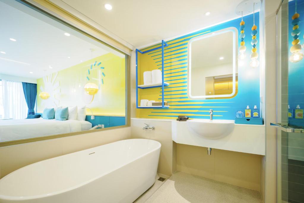 The Sun Club Khao Lak