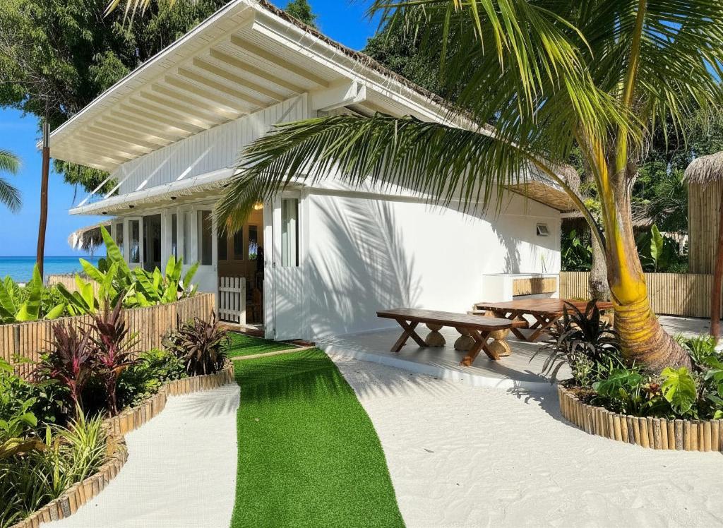 Outrigger Phi Phi Island Resort Spa