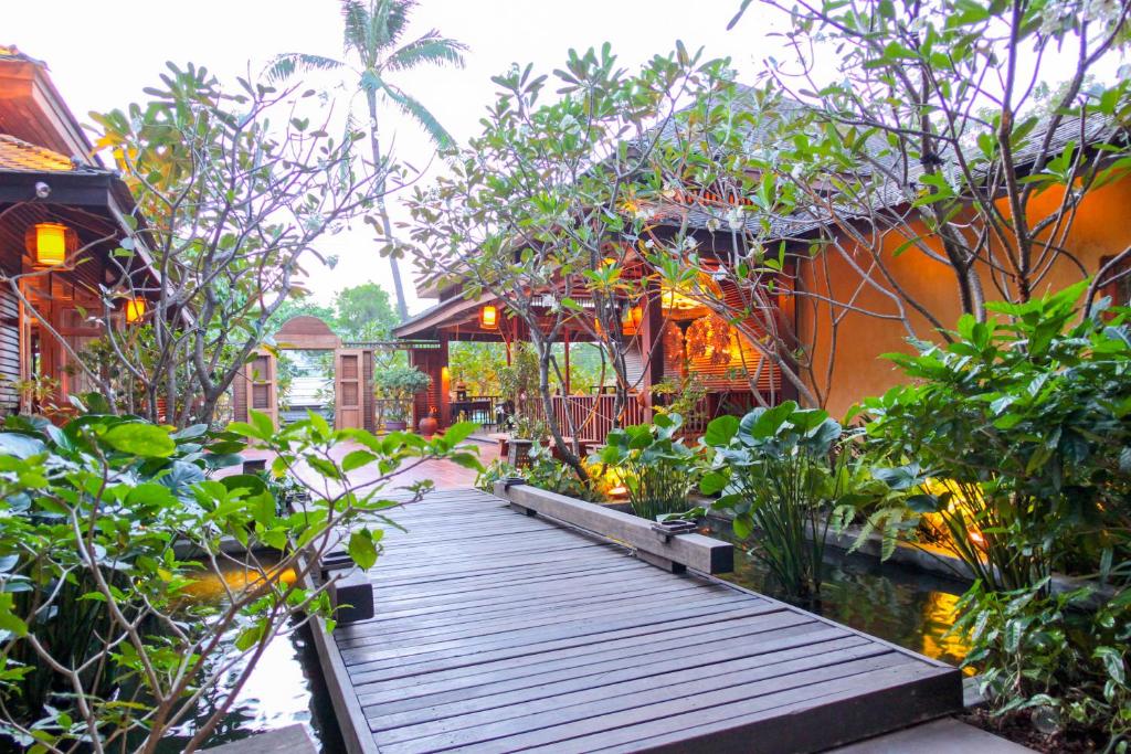 Buri Rasa Village
