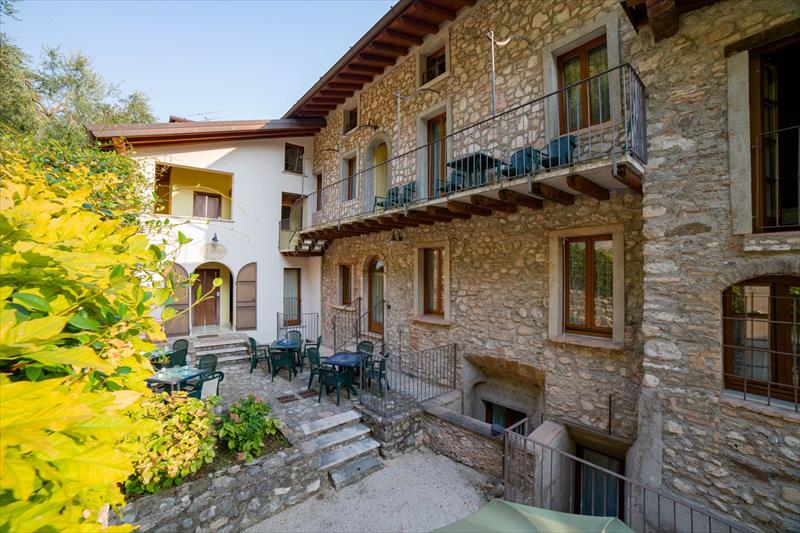 Borgo Clear Dawn