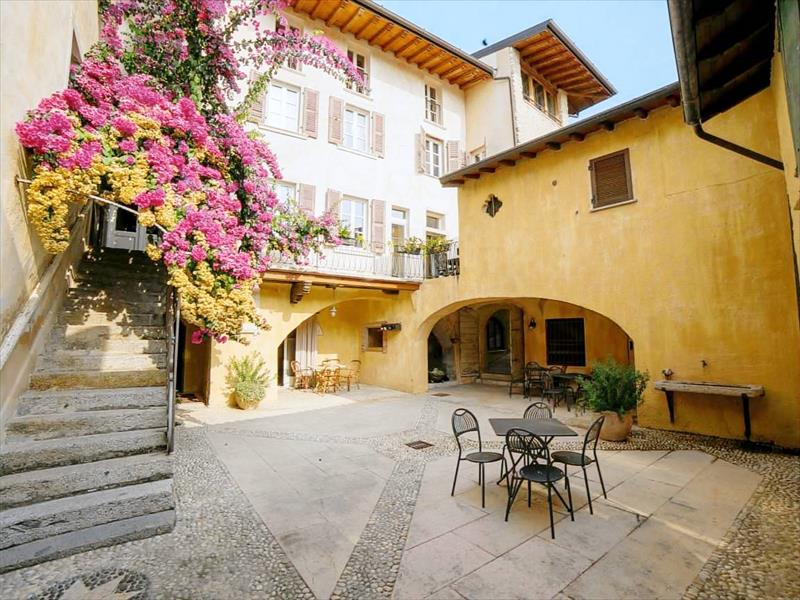 Borgo Clear Dawn