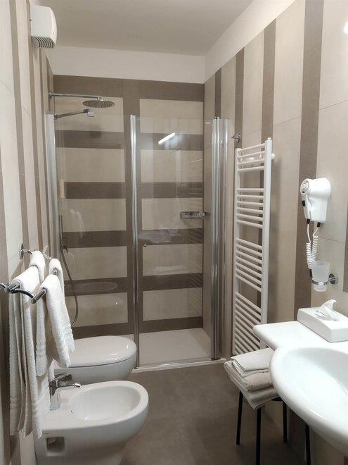 5denní zájezd (denní přejezd) s dopravou, polopenzí a skipasem v ceně – hotel Dal Bon