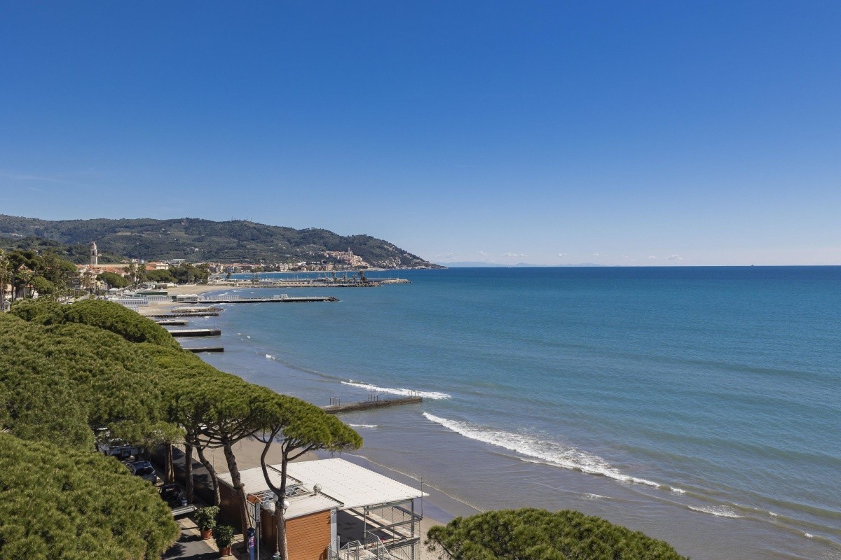 Diano Marina Palace