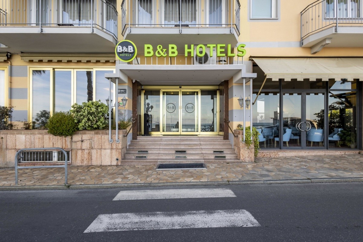 Diano Marina Palace