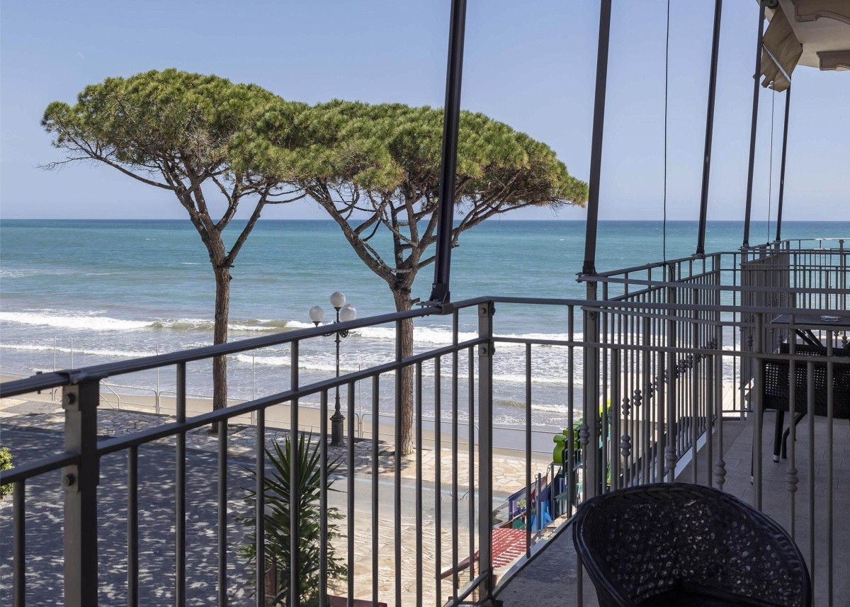 Diano Marina Palace