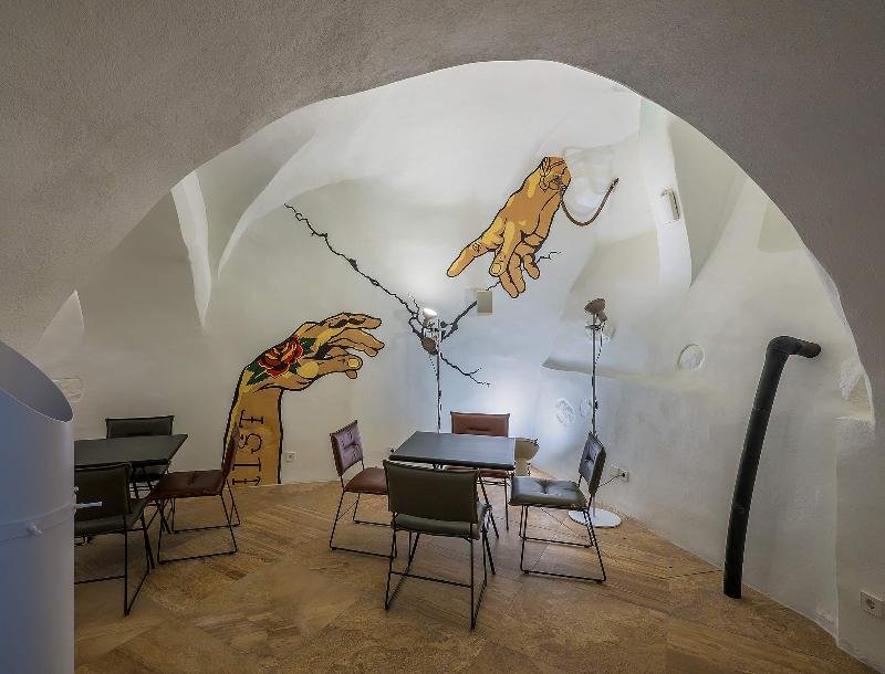Artagonist Hotel