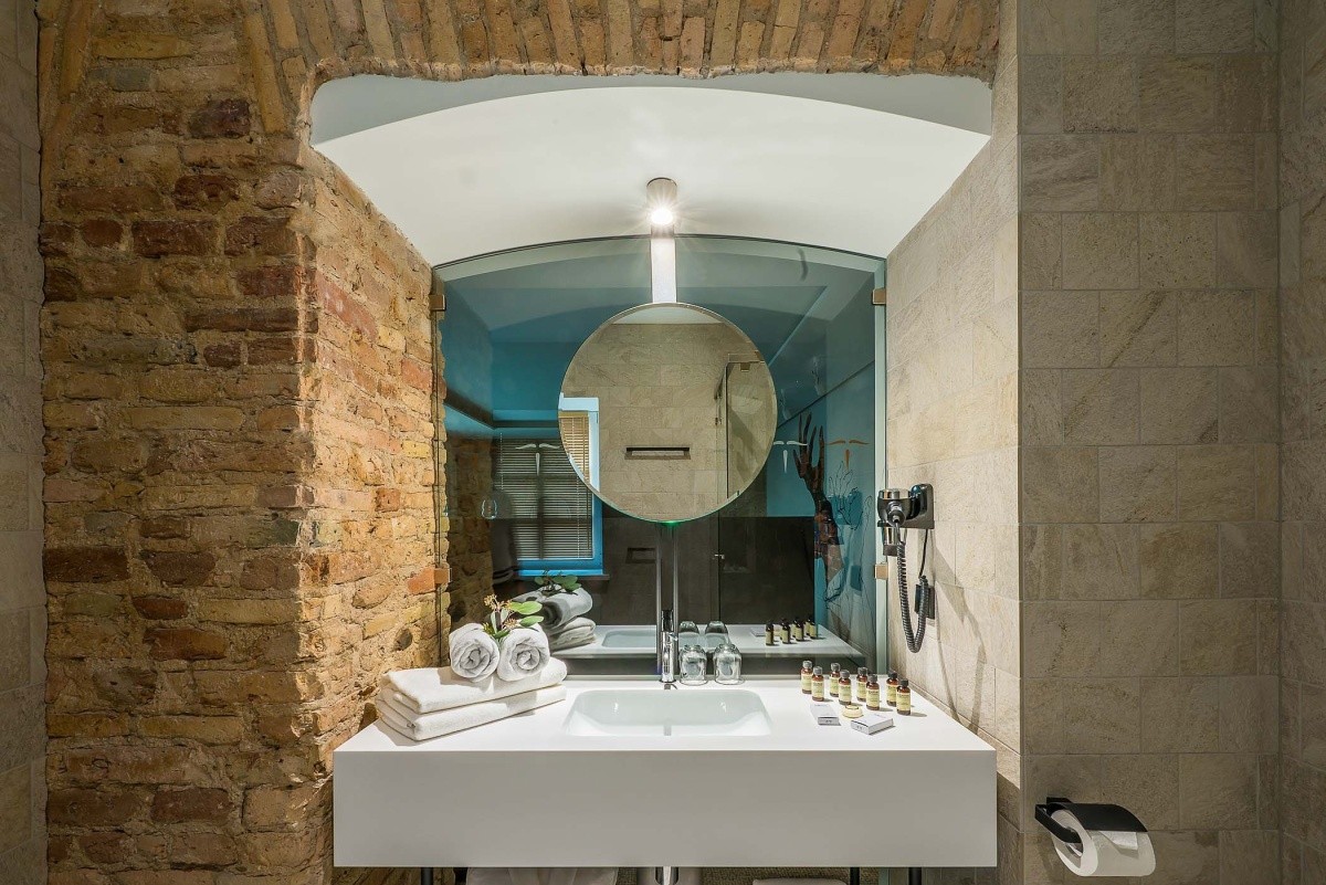 Artagonist Hotel