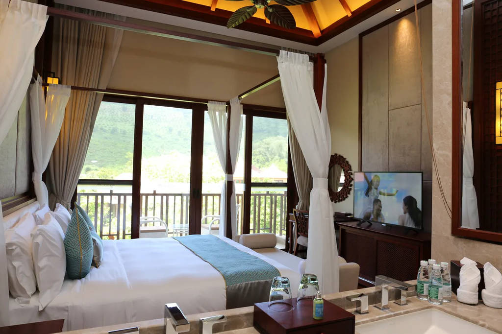 Sanya Ocean Sonic Banling Hotspring Resort