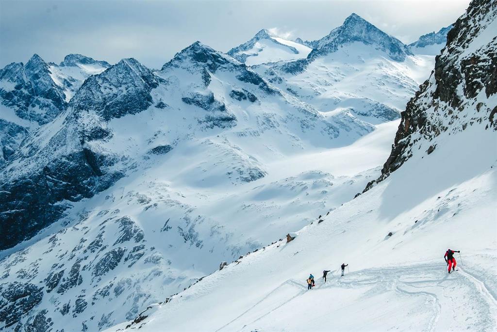 5denní zájezd (denní přejezd) s dopravou, polopenzí a skipasem v ceně – chalet Alpino