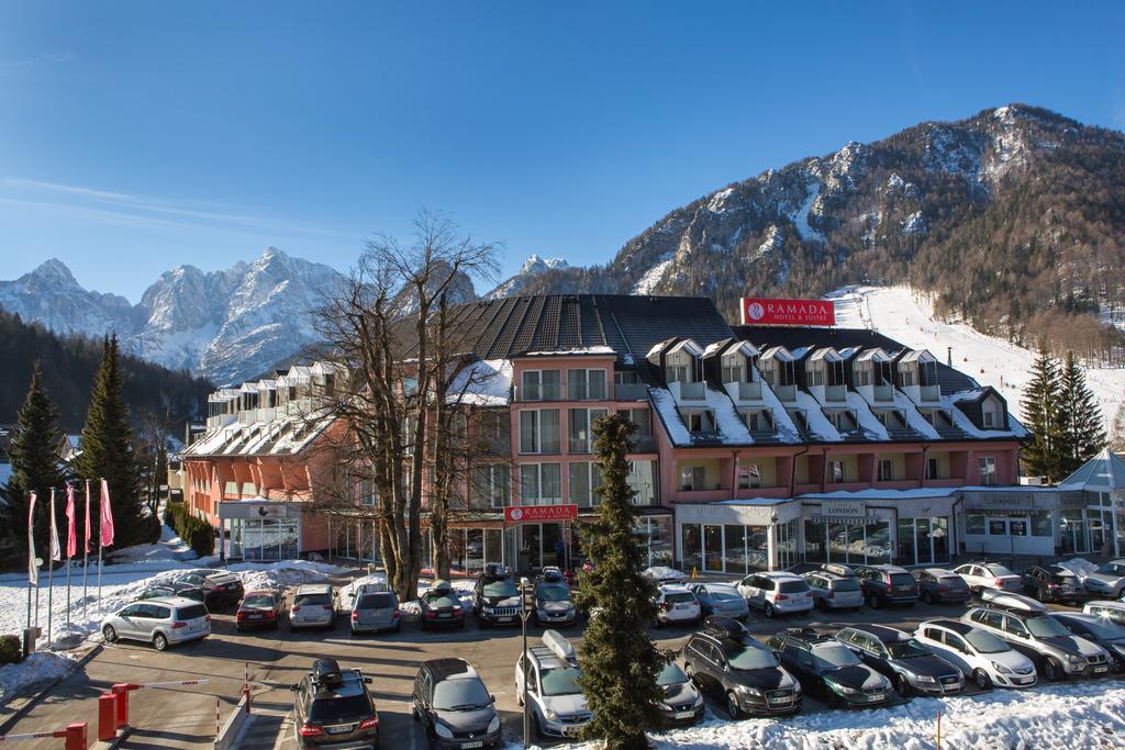 Ramada Hotel & Suites (se skipasem)