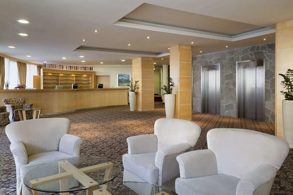 Ramada Hotel & Suites (se skipasem)