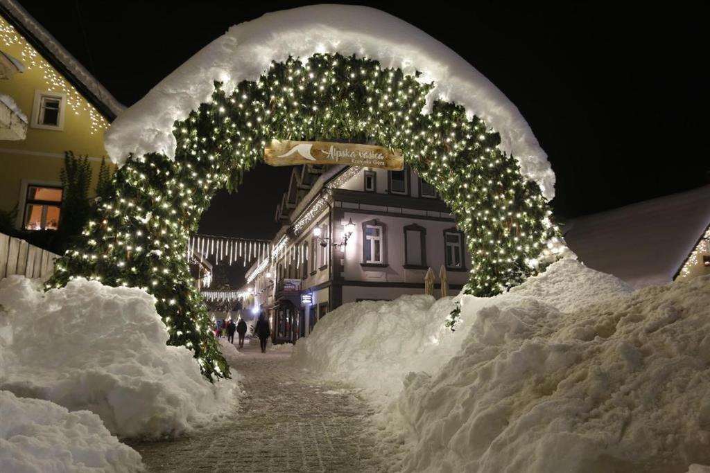 Hotel Kompas (se skipasem)