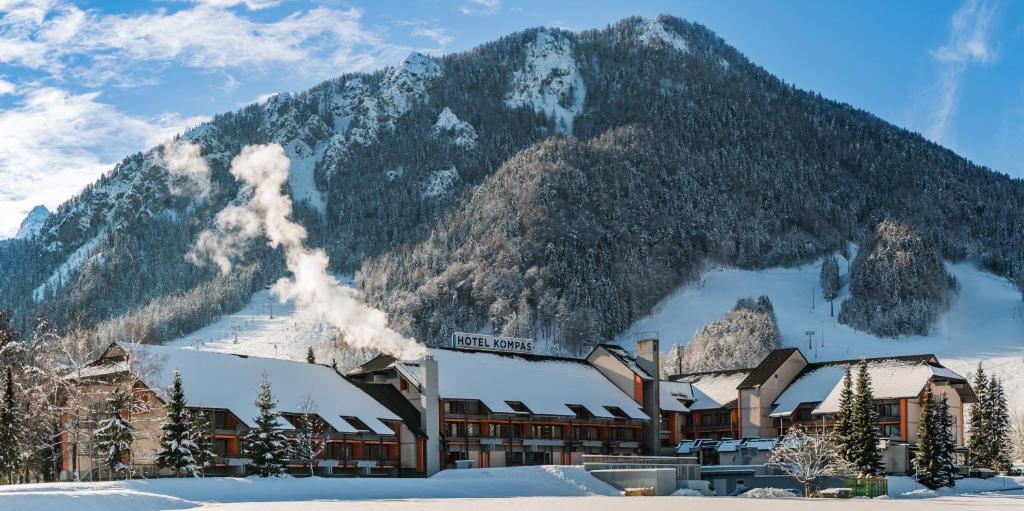 Hotel Kompas (se skipasem)