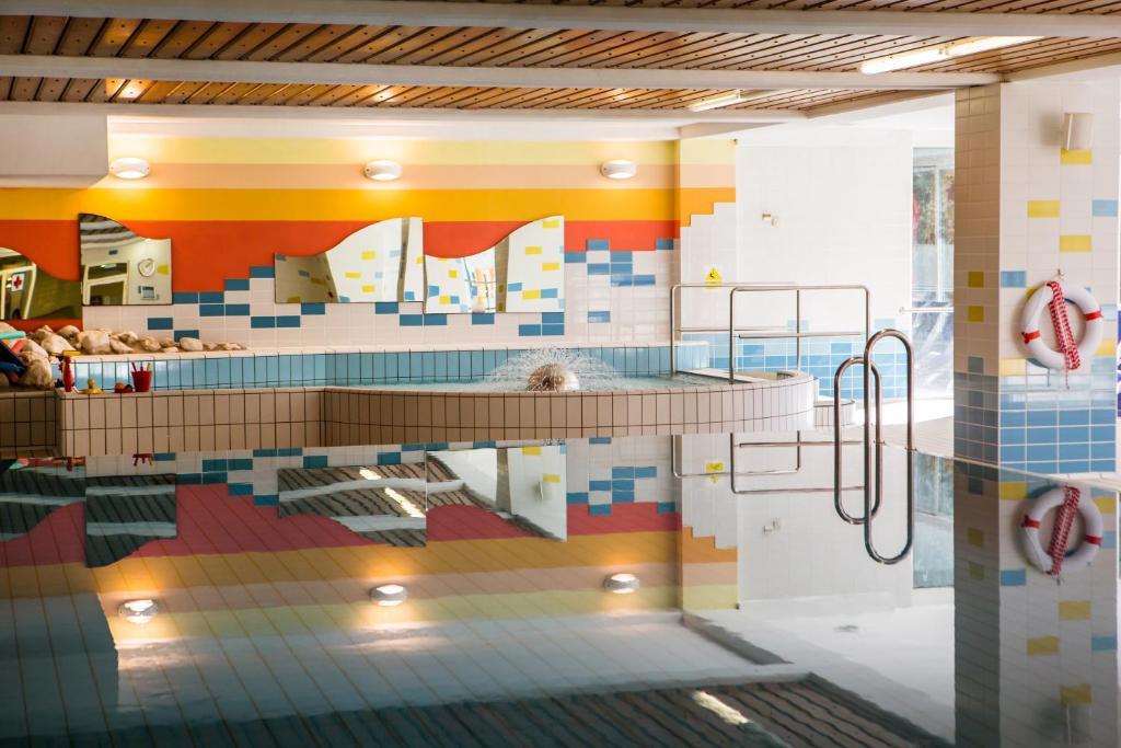 Hotel Kompas (se skipasem)