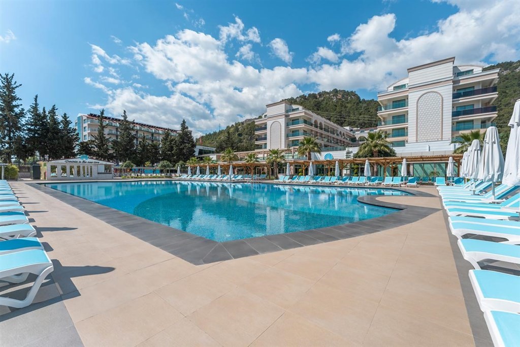 Dosinia Luxury Resort