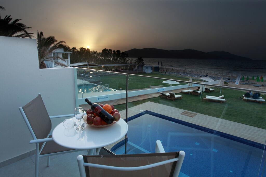 Creta Beach