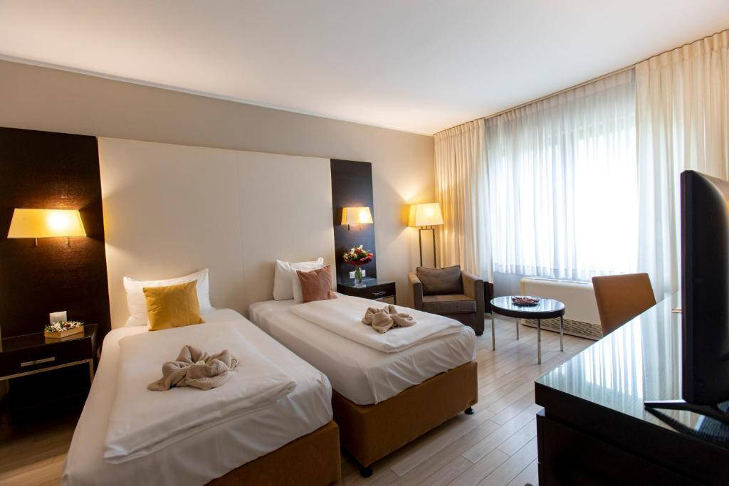 Lions Garden Hotel