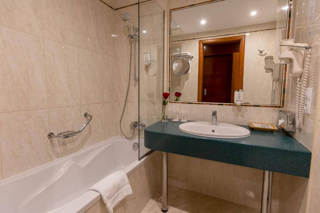 Lions Garden Hotel