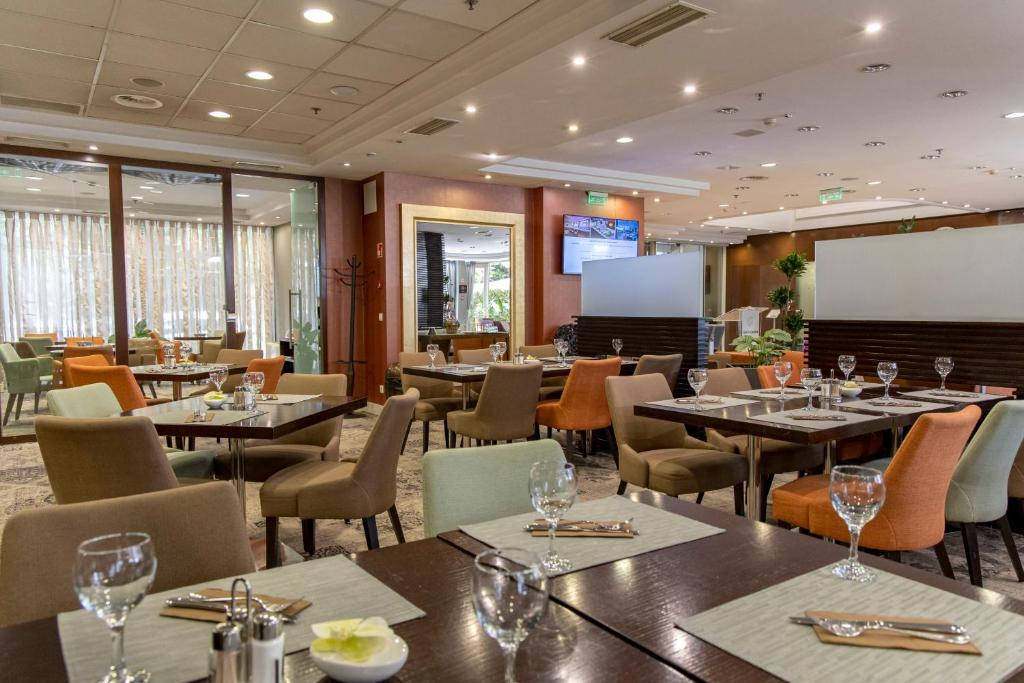 Lions Garden Hotel