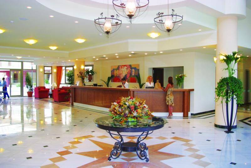 Hydramis Palace Beach Resort
