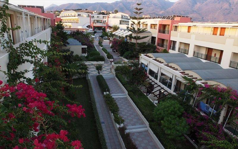 Hydramis Palace Beach Resort
