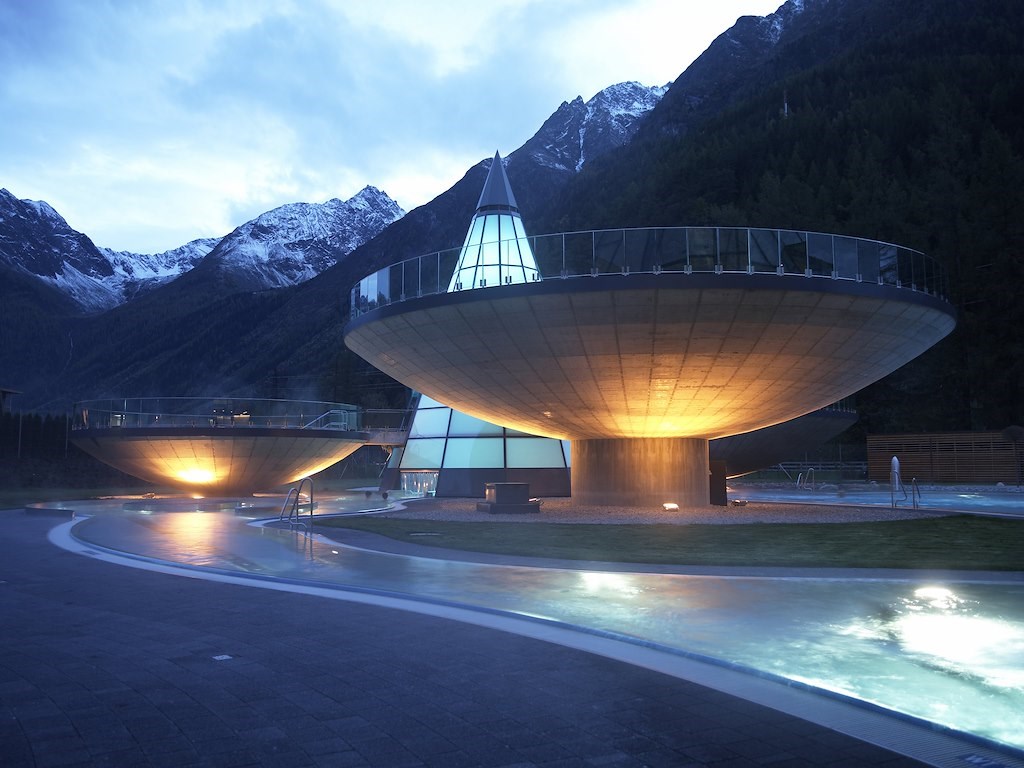 Aqua Dome